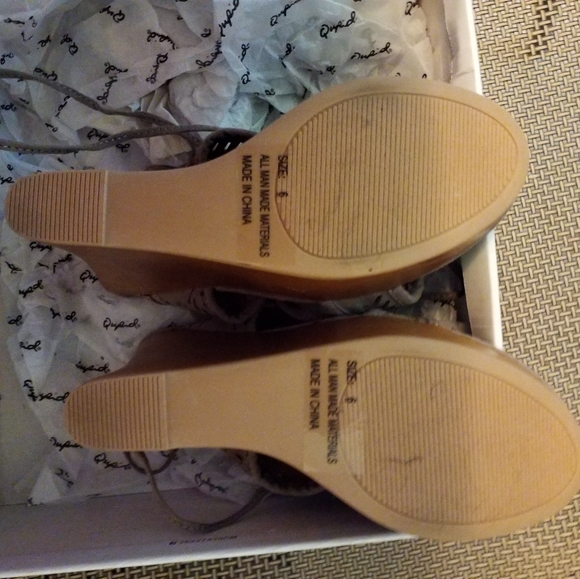 Wedge sandals - Picture 2 of 4